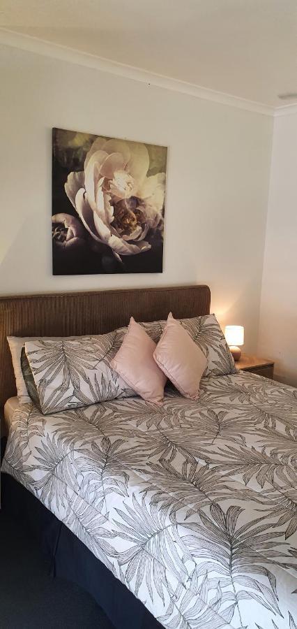 Bargara Motor Inn - Pet Friendly Екстериор снимка